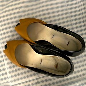 Steve Madden greenbay hi heels shoe, leather & patent leather EUC